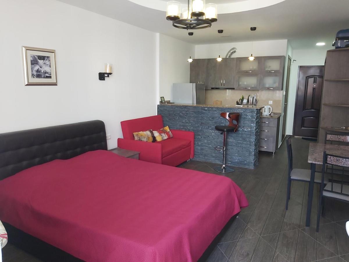 バトゥーミApartament Premium Klassアパートメント エクステリア 写真